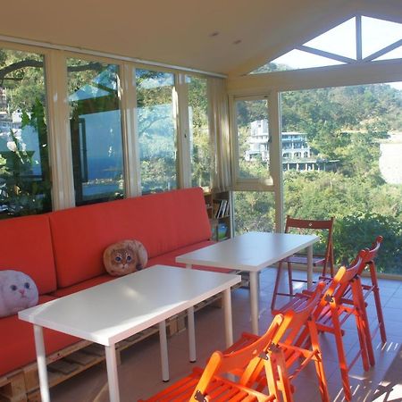 First Stop Backpacker Hostel - Csiufen Kültér fotó